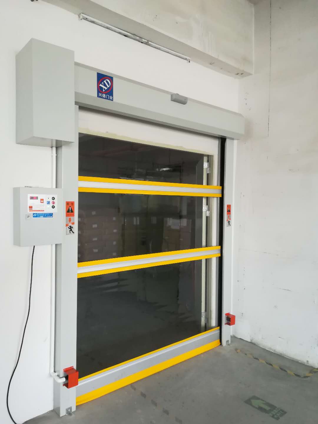 佛山高速卷簾門溫度過高的原因是什么？該如何呢？