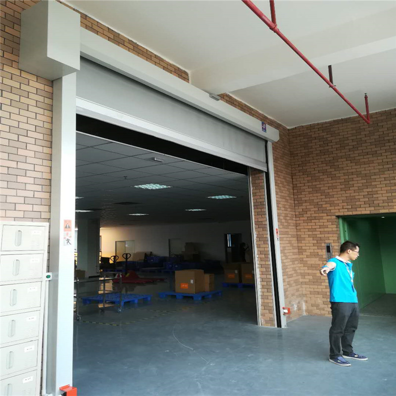 佛山快速卷簾門(mén)門(mén)簾機(jī)構(gòu)與安全系統(tǒng)